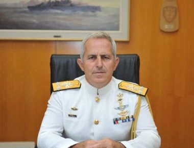Ιταλός φαρσέρ έφτιαξε ψεύτικο λογαριασμό στο Twitter του νέου υπουργού Εθνικής Αμυνας ναύαρχου Ε.Αποστολάκη (φωτο)